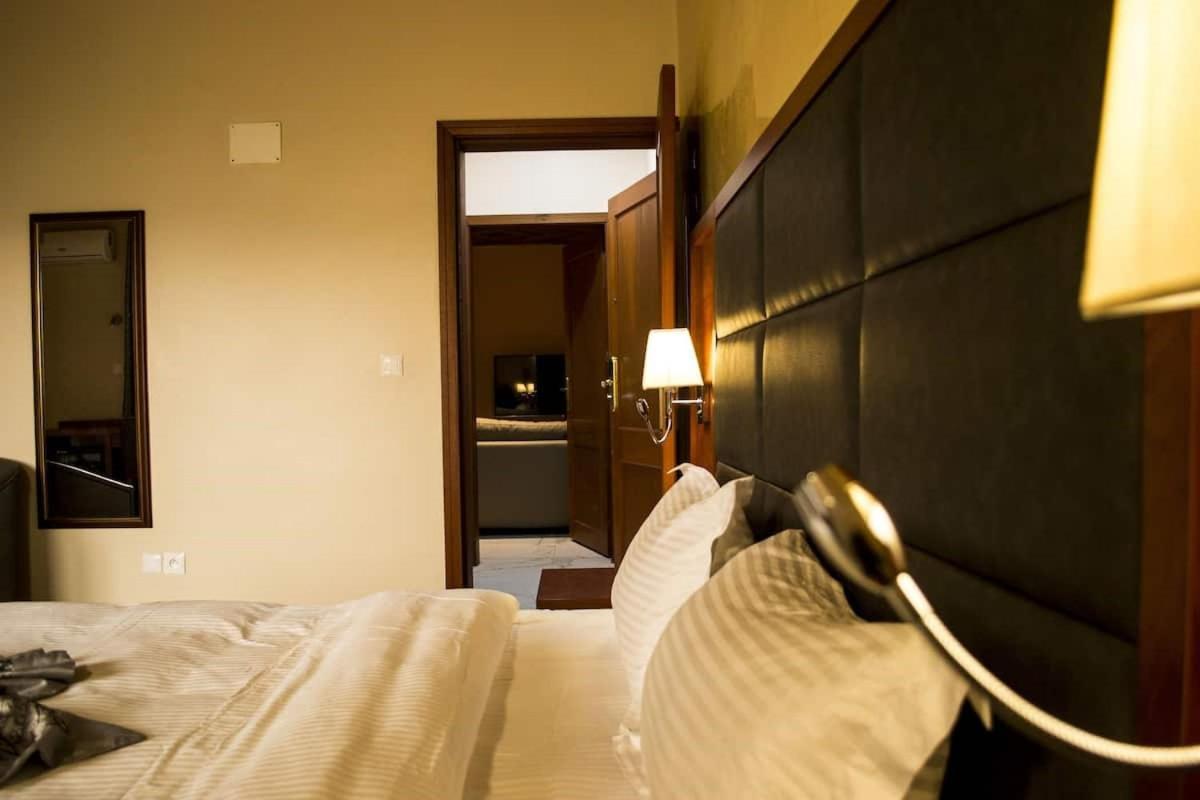 Hotel Jouvence International Yaounde Luaran gambar