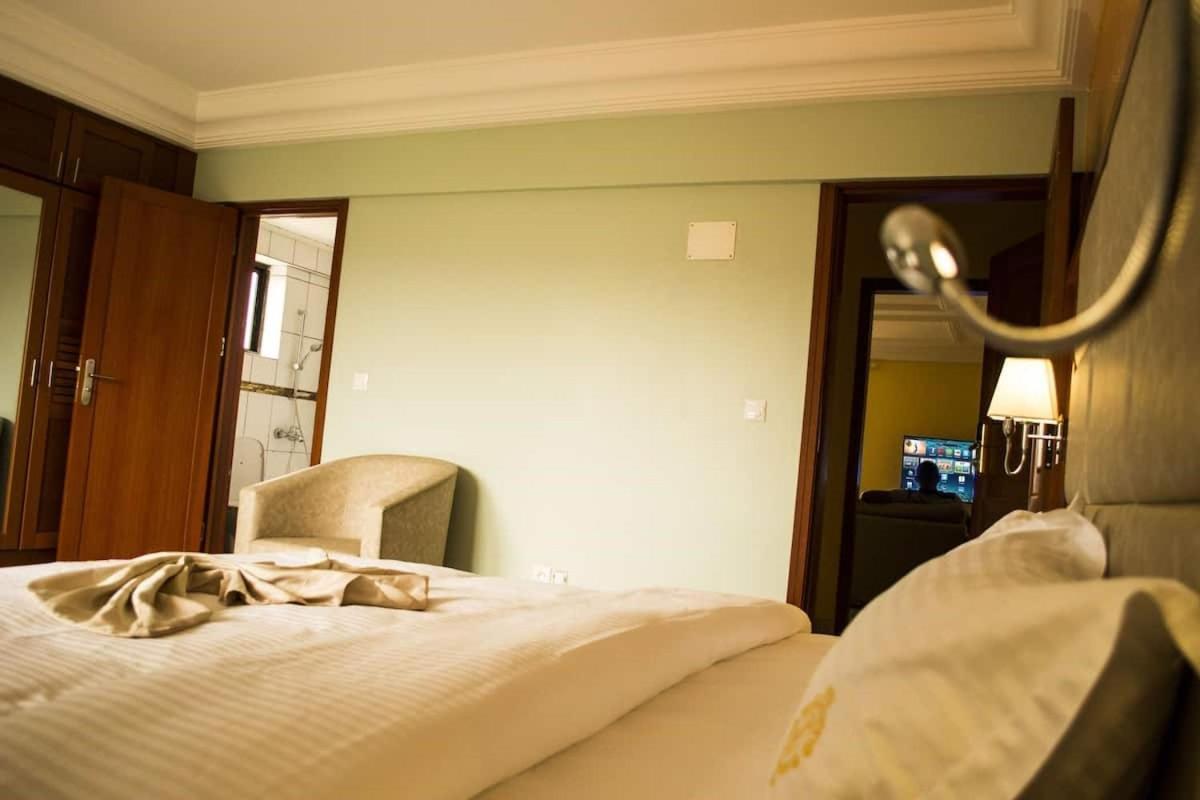 Hotel Jouvence International Yaounde Luaran gambar
