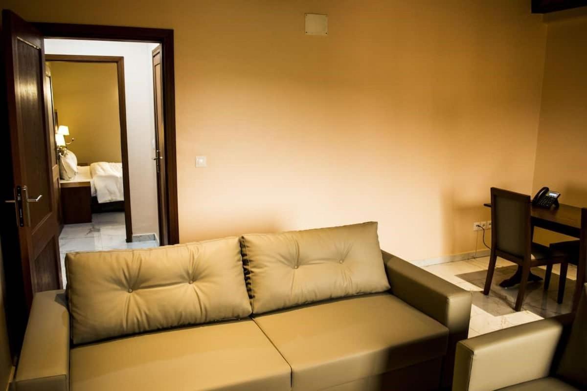 Hotel Jouvence International Yaounde Luaran gambar